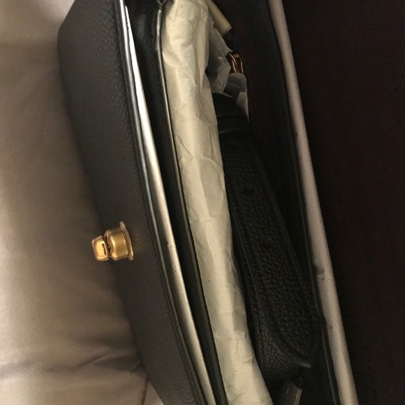 Coach Cassie - Picture 3 of 6